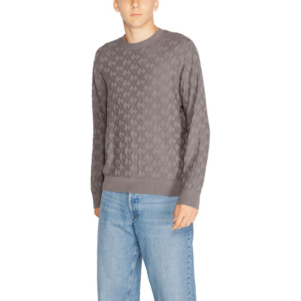 Alt Tag: Armani Exchange men's gray viscose t-shirt, part of the fall/winter knitwear collection, featuring a stylish patterned design.
