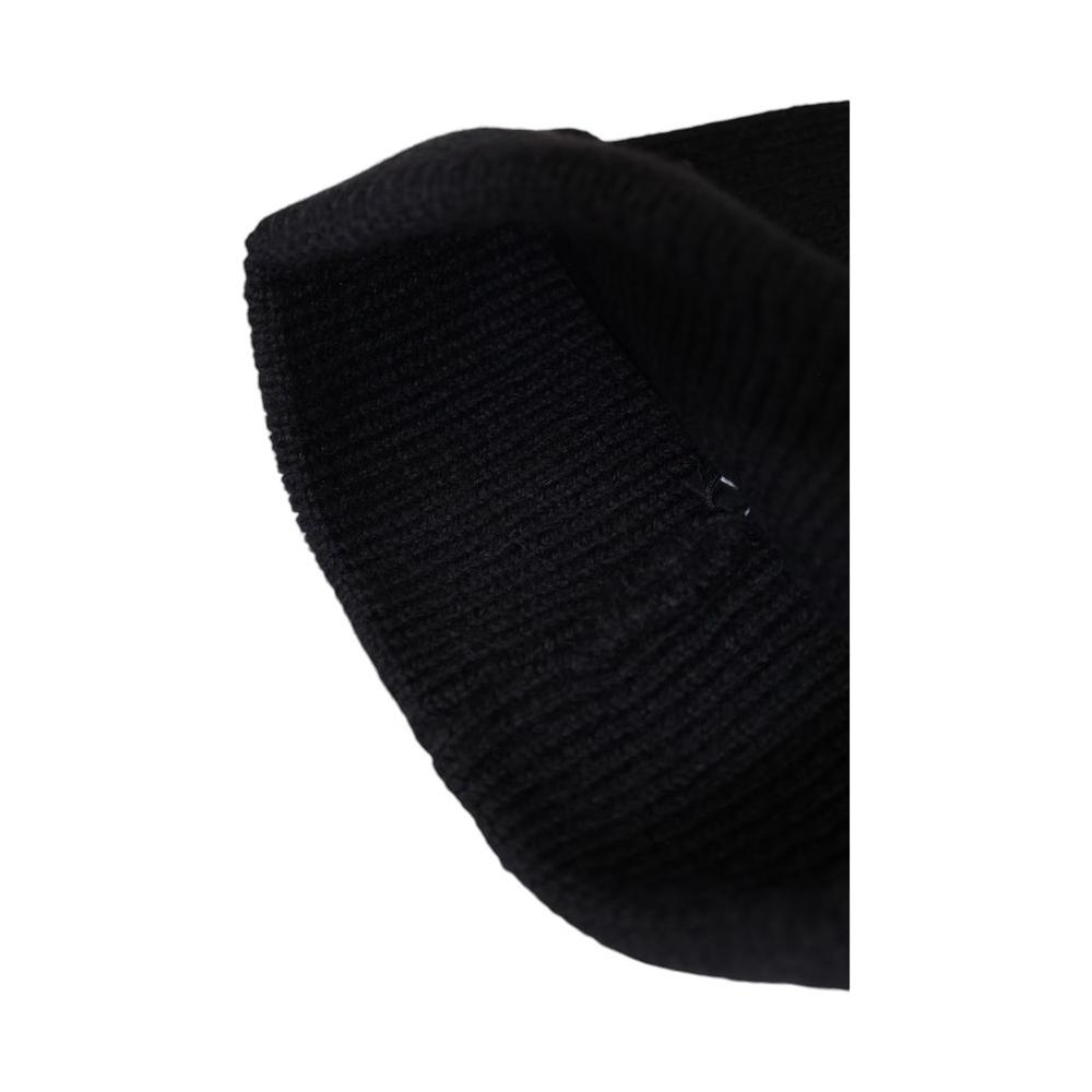 Antony Morato black wool hat, men's fall/winter collection, made of 50% wool 50% polyamide, close-up view.