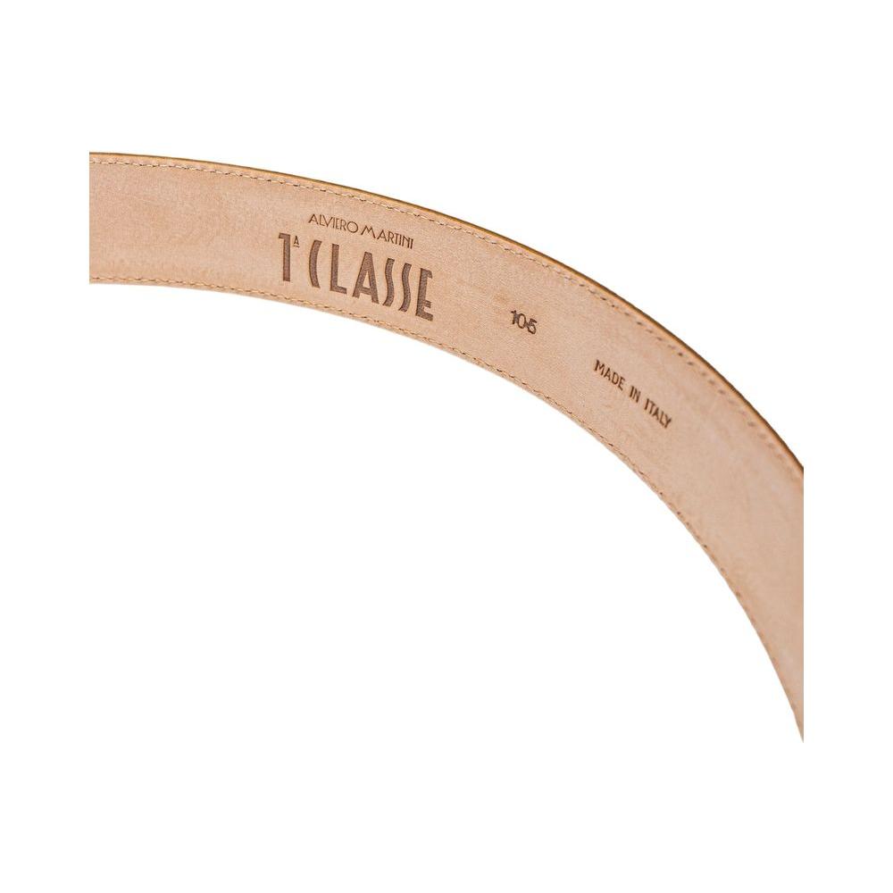 Close-up of Alviero Martini Prima Classe beige leather belt with logo imprint, showcasing high-quality craftsmanship and elegance.