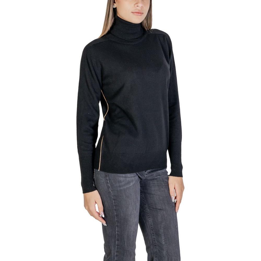 Alviero Martini Prima Classe Black Viscose Turtleneck