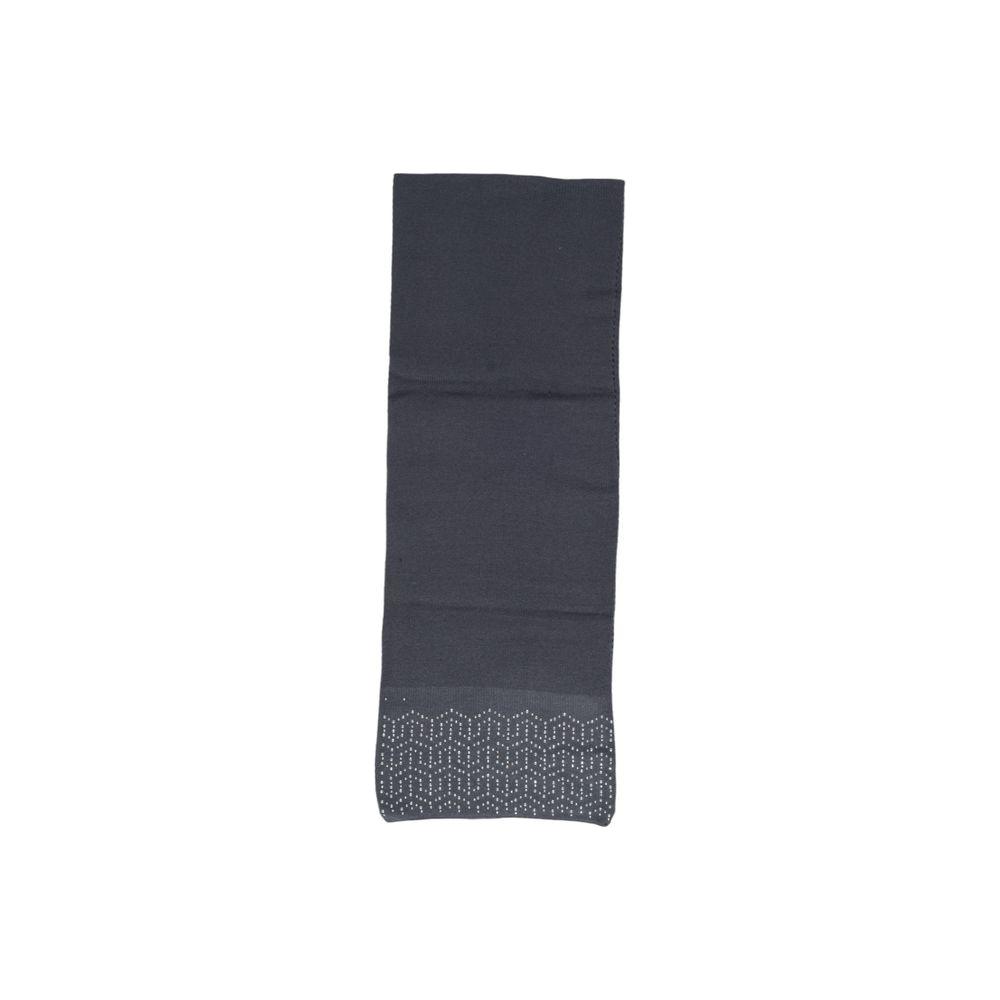 Gray polyester scarf with sequin details, elegant and versatile accessory suitable for formal and casual occasions.