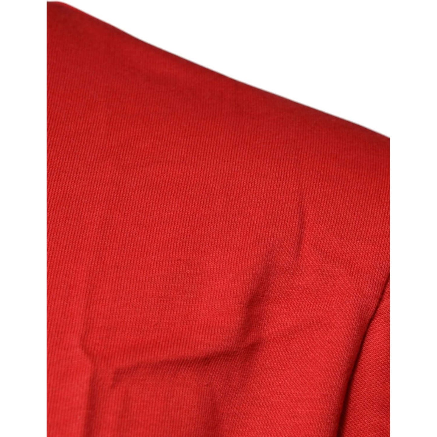 Close-up of red Dolce & Gabbana cotton crew neck t-shirt with fine texture.