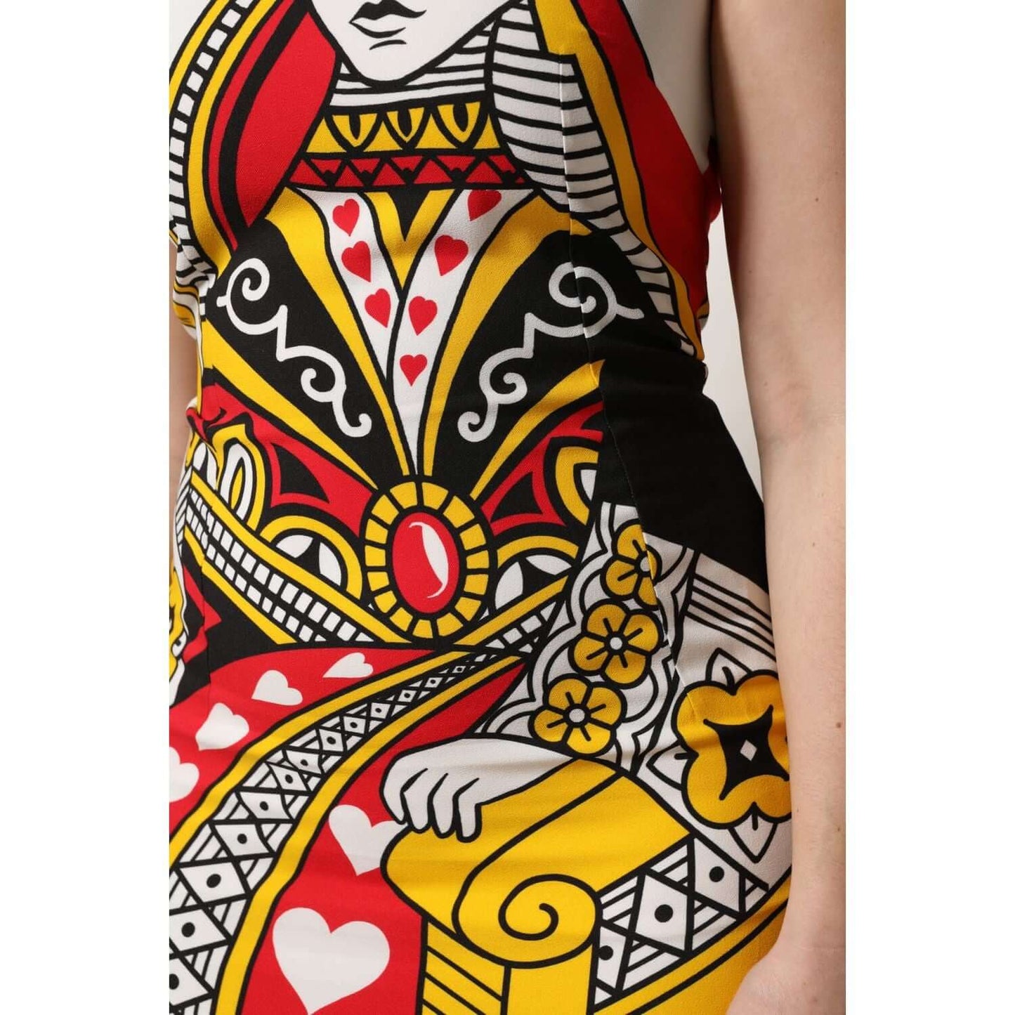 Sleeveless Dolce & Gabbana White Queen Of Hearts Maxi Dress with vibrant playing card motif. High craftsmanship, silk blend, made in Italy.