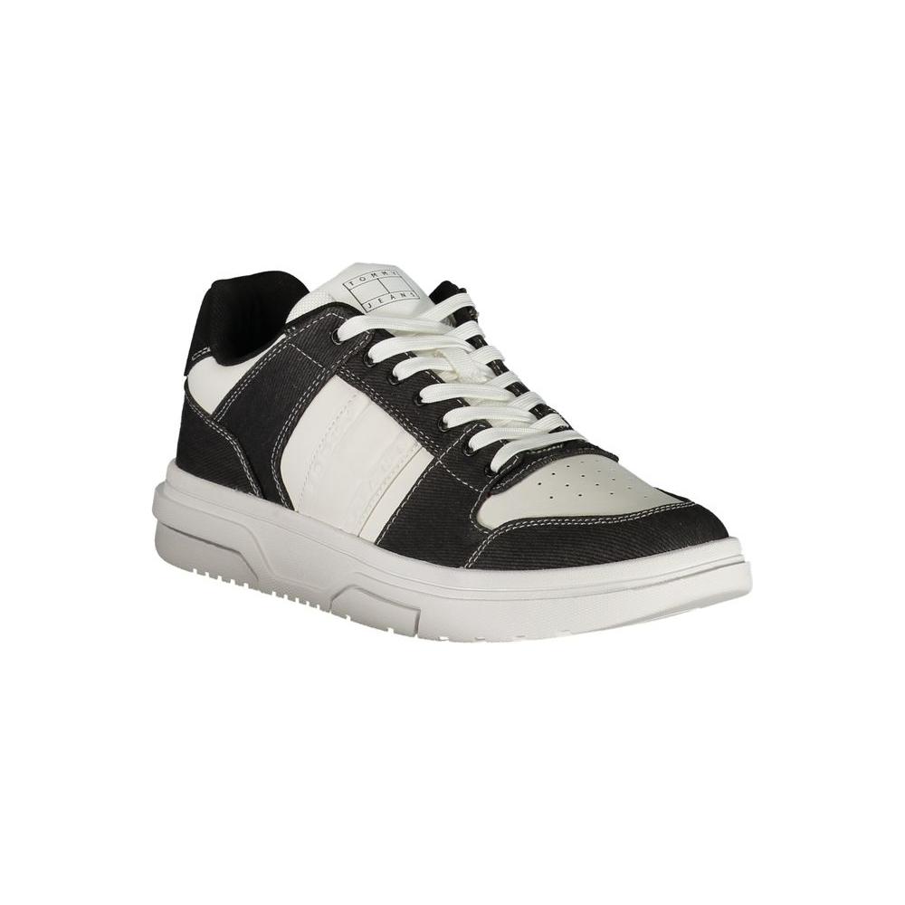 Tommy Hilfiger black polyester sneaker with laces, contrast details, and logo. Perfect sports footwear for men. Stylish and comfortable.