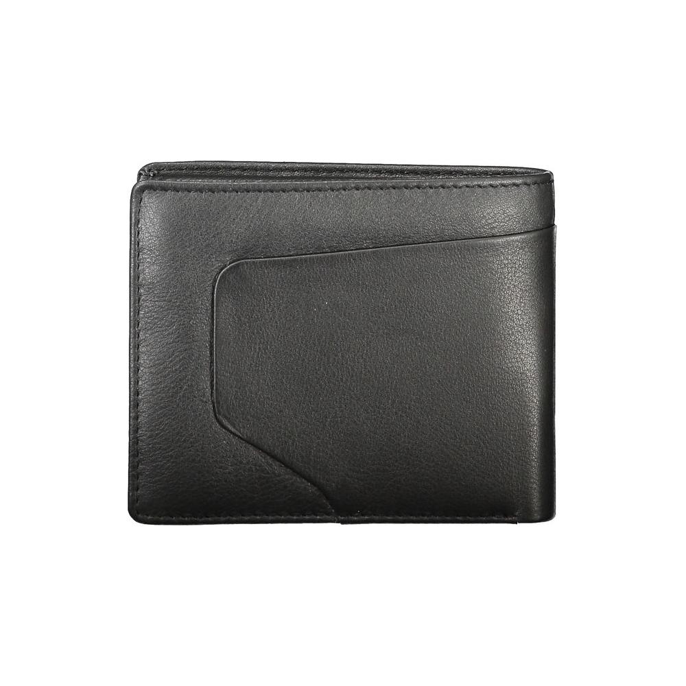 Piquadro black leather men's wallet with 2 compartments, coin purse, and card storage, showcasing premium design and Piquadro logo.