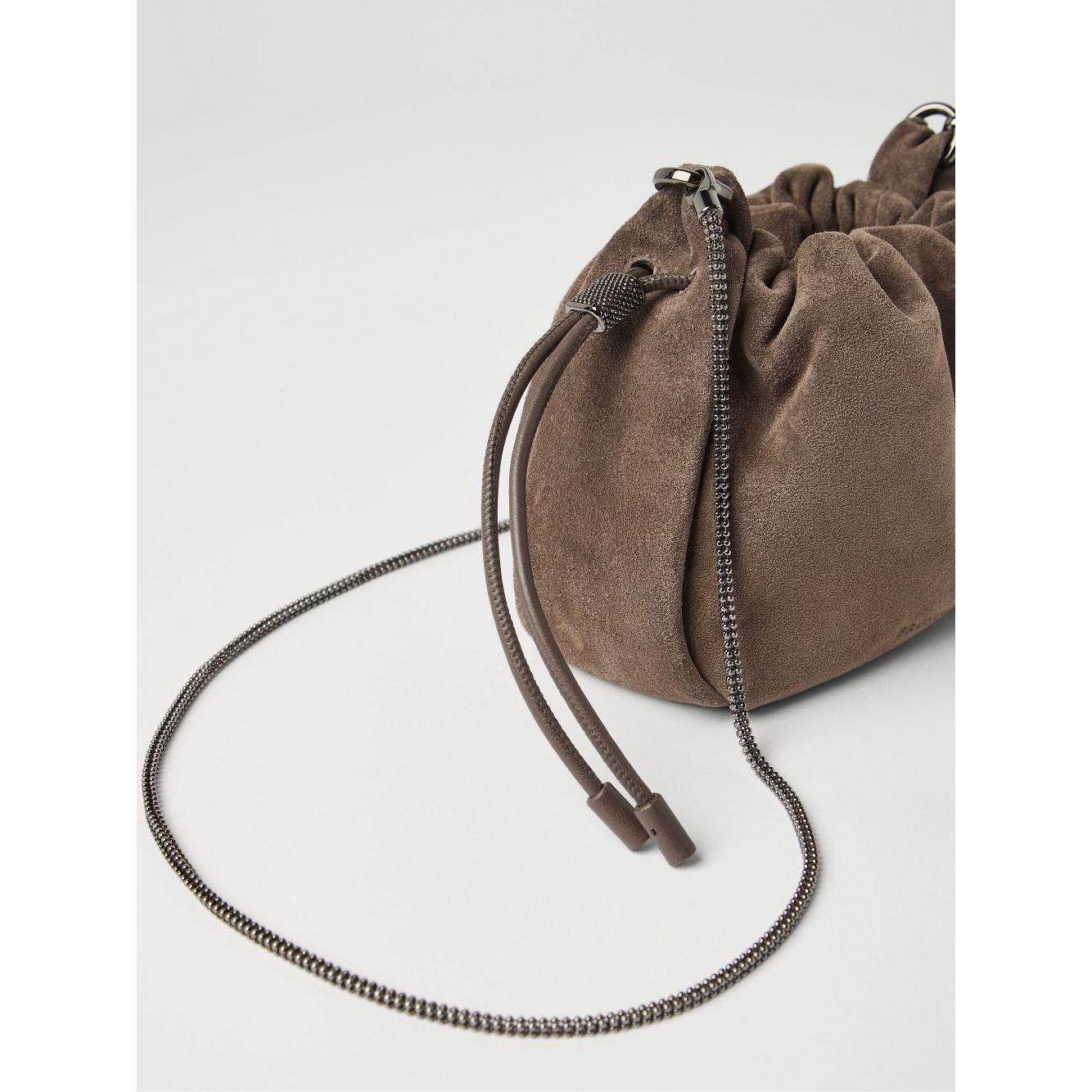 Front view with bag zipped and handles upright.