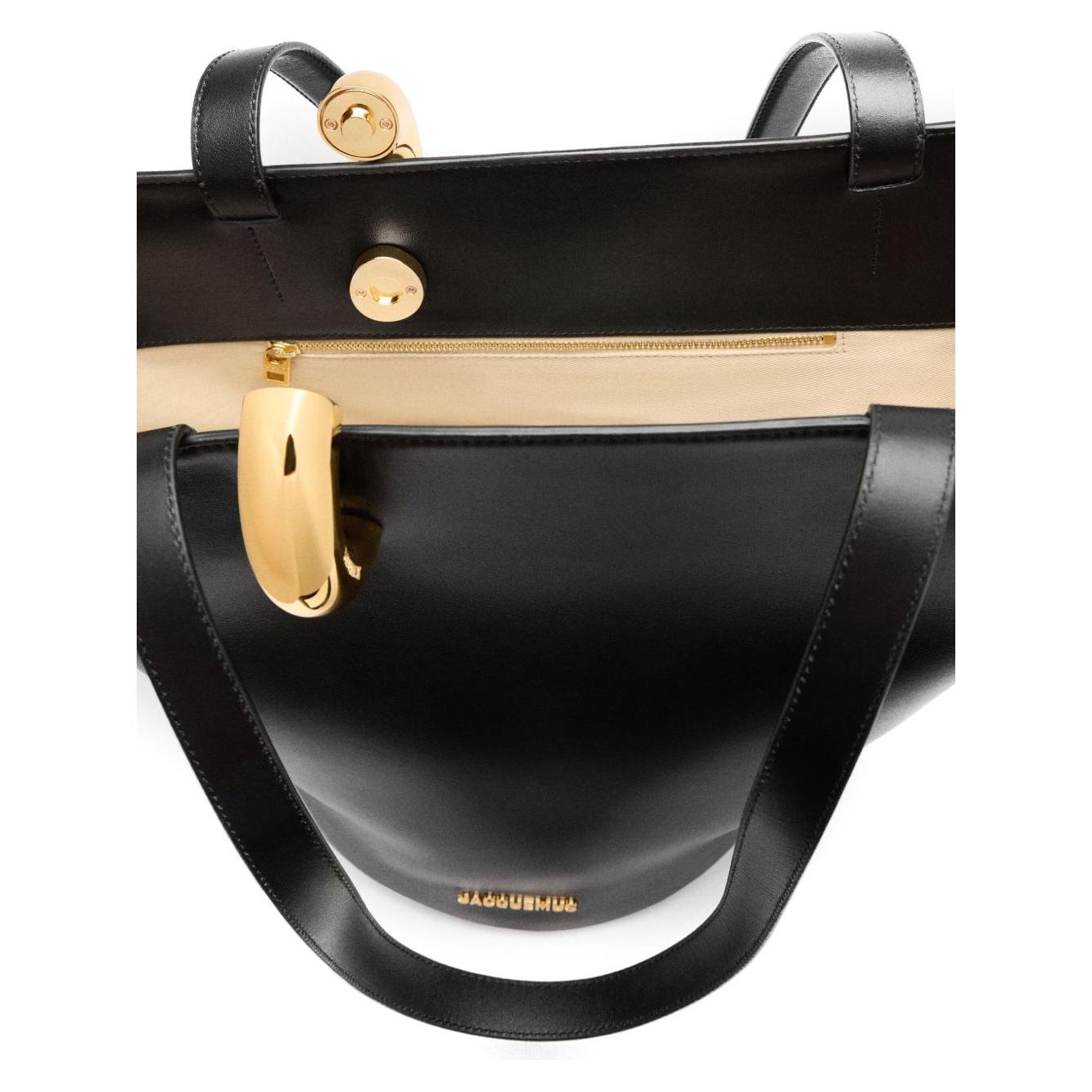 Front view with bag zipped and handles upright.