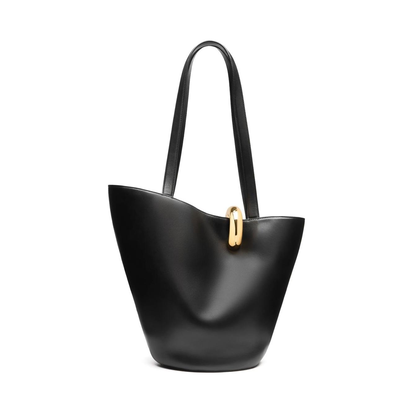 Front view with bag zipped and handles upright.