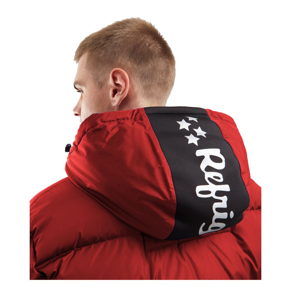 Front view with bag zipped and handles upright.