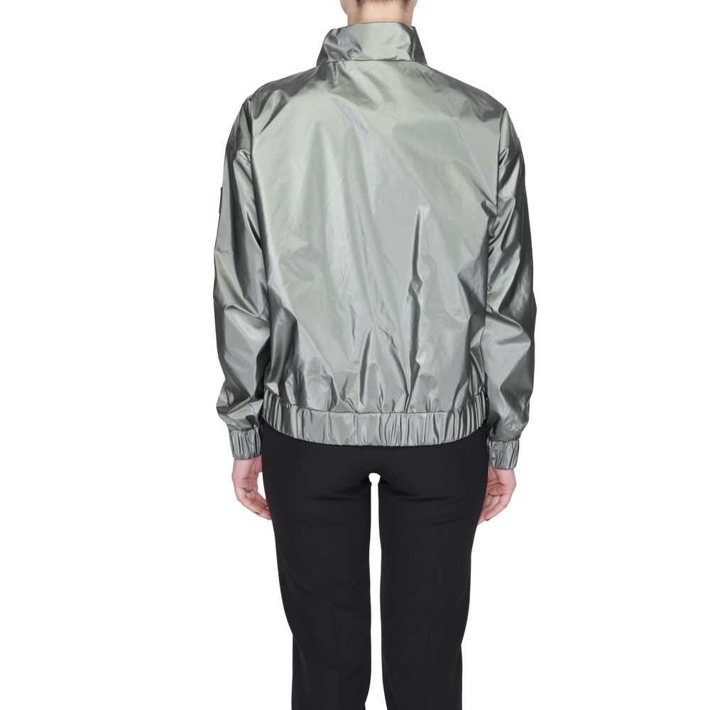 Front view with bag zipped and handles upright.