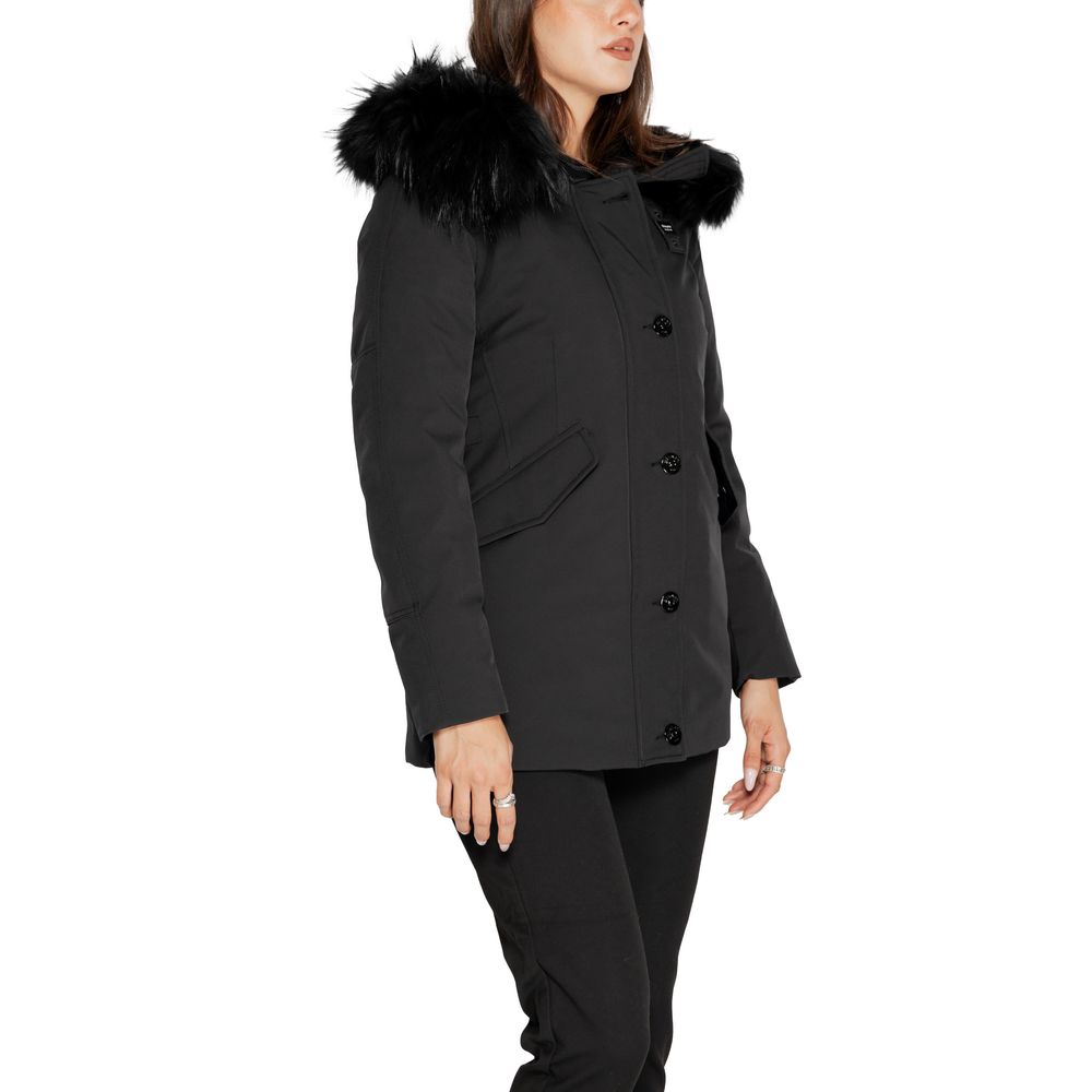 Front view with bag zipped and handles upright.