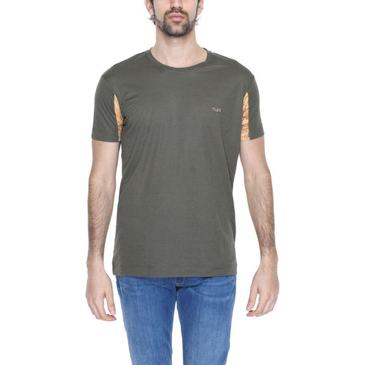 Alviero Martini Prima Classe green viscose men's t-shirt, perfect for spring/summer. Made from 50% viscose and 50% polyamide.