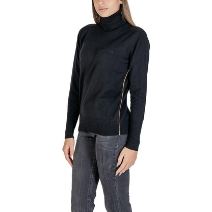 Alviero Martini Prima Classe Black Viscose Turtleneck