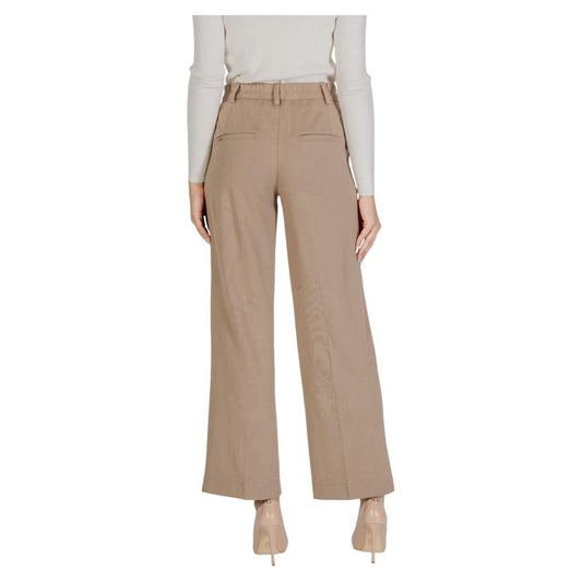Back view of Street One beige viscose jeans pants for women, ideal for fall/winter collection, featuring a blend of viscose, polyamide, and elastane.