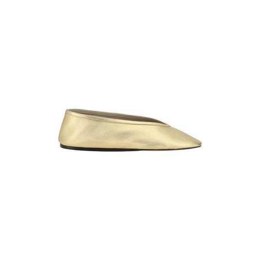 Gold metallic LE MONDE BERYL Luna Ballerinas with beveled toe and flat sole, offering elegant and comfortable footwear for a chic look.