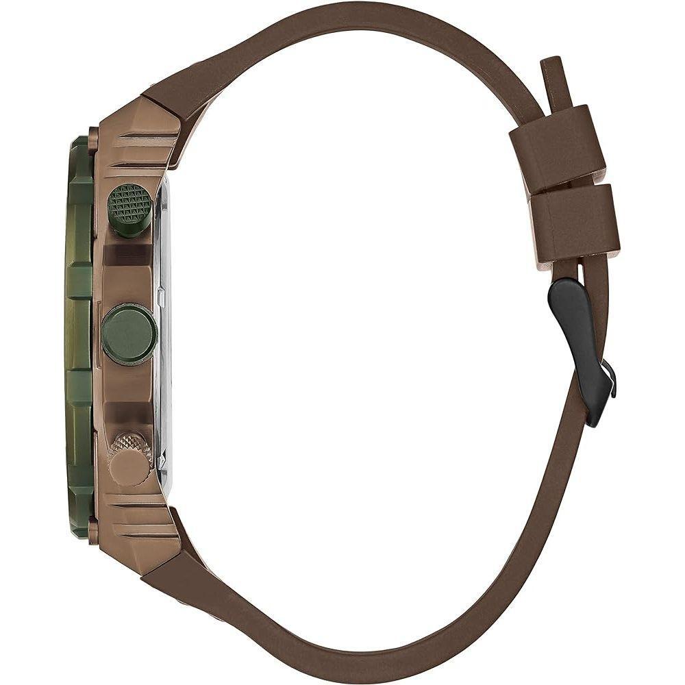 Front view with bag zipped and handles upright.
