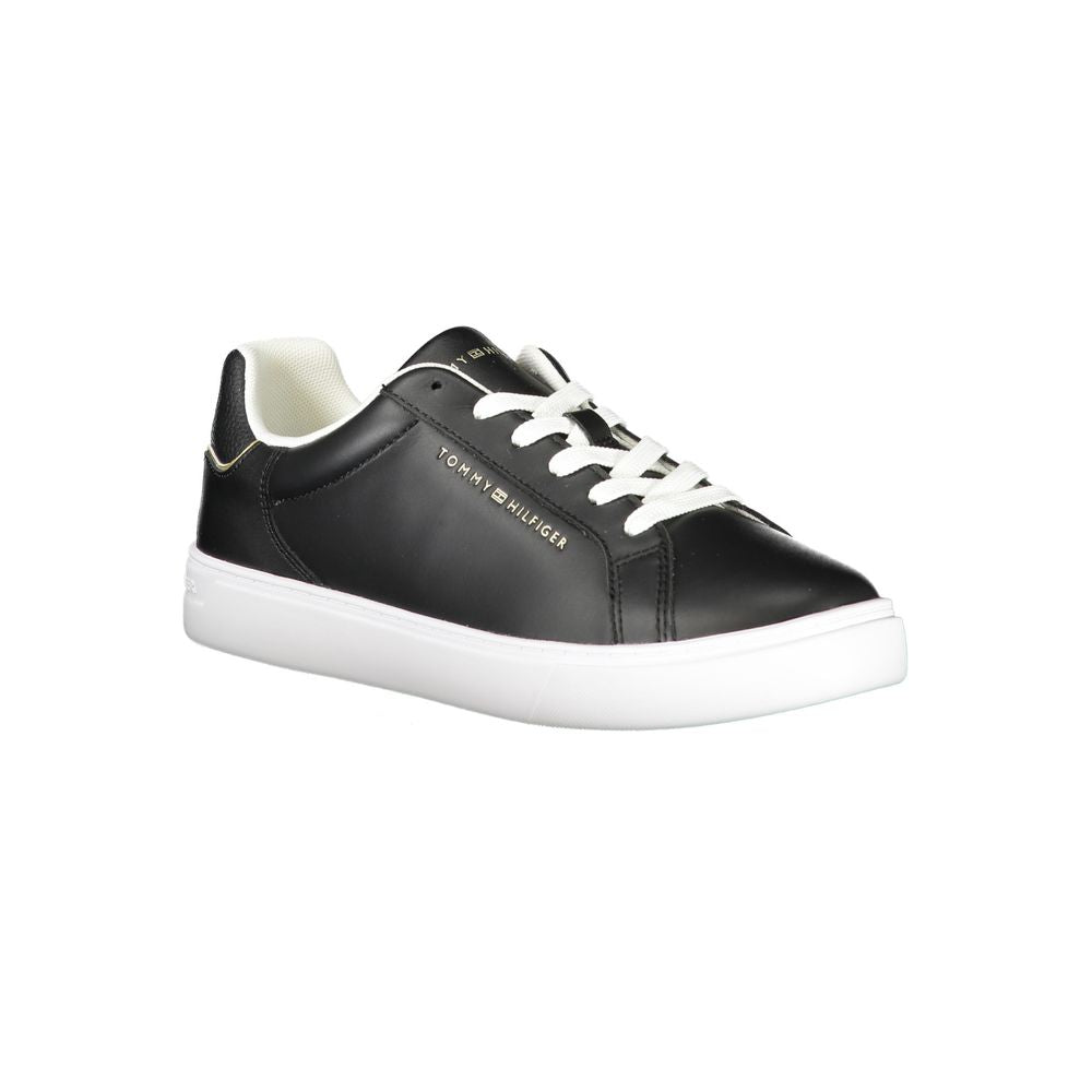 Tommy Hilfiger Black Leather Women Sneaker with lace-up design and logo, ideal for casual chic and urban sophistication.