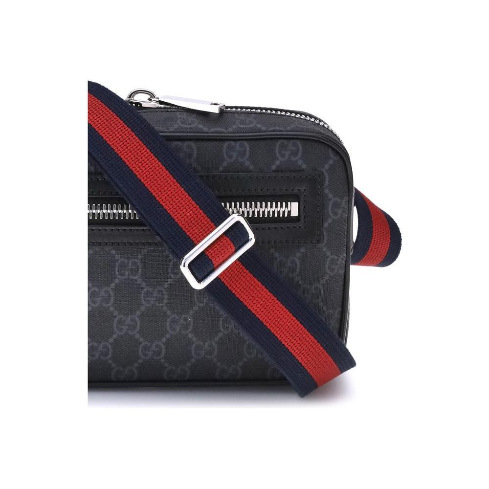 Front view with bag zipped and handles upright.
