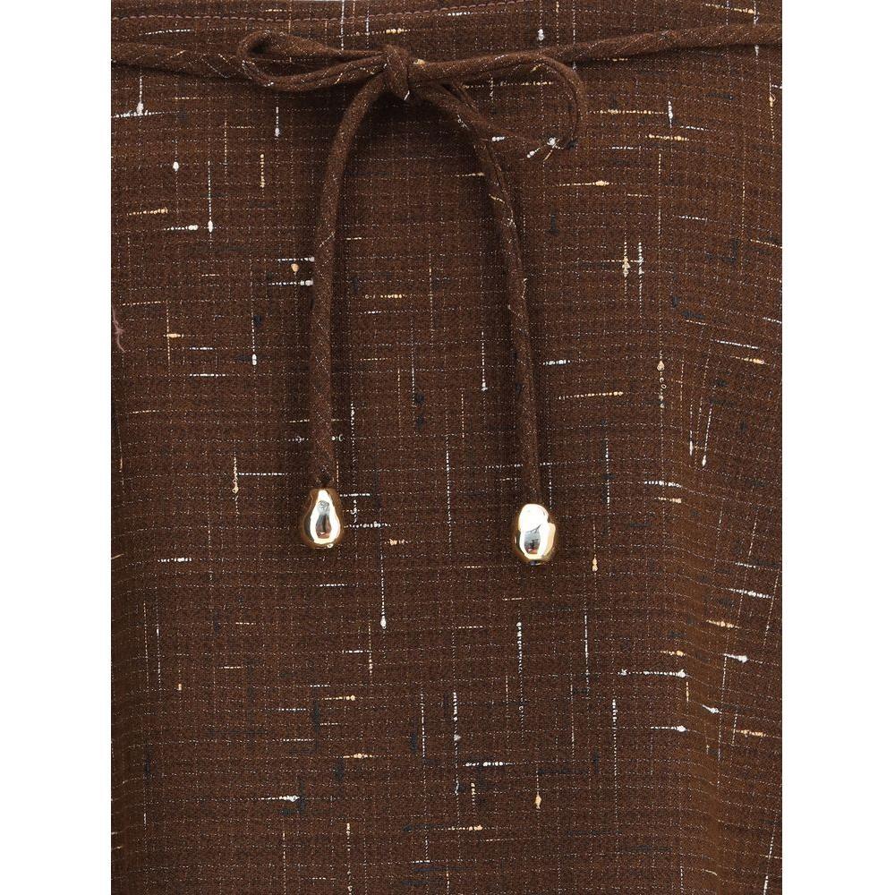 Front view with bag zipped and handles upright.