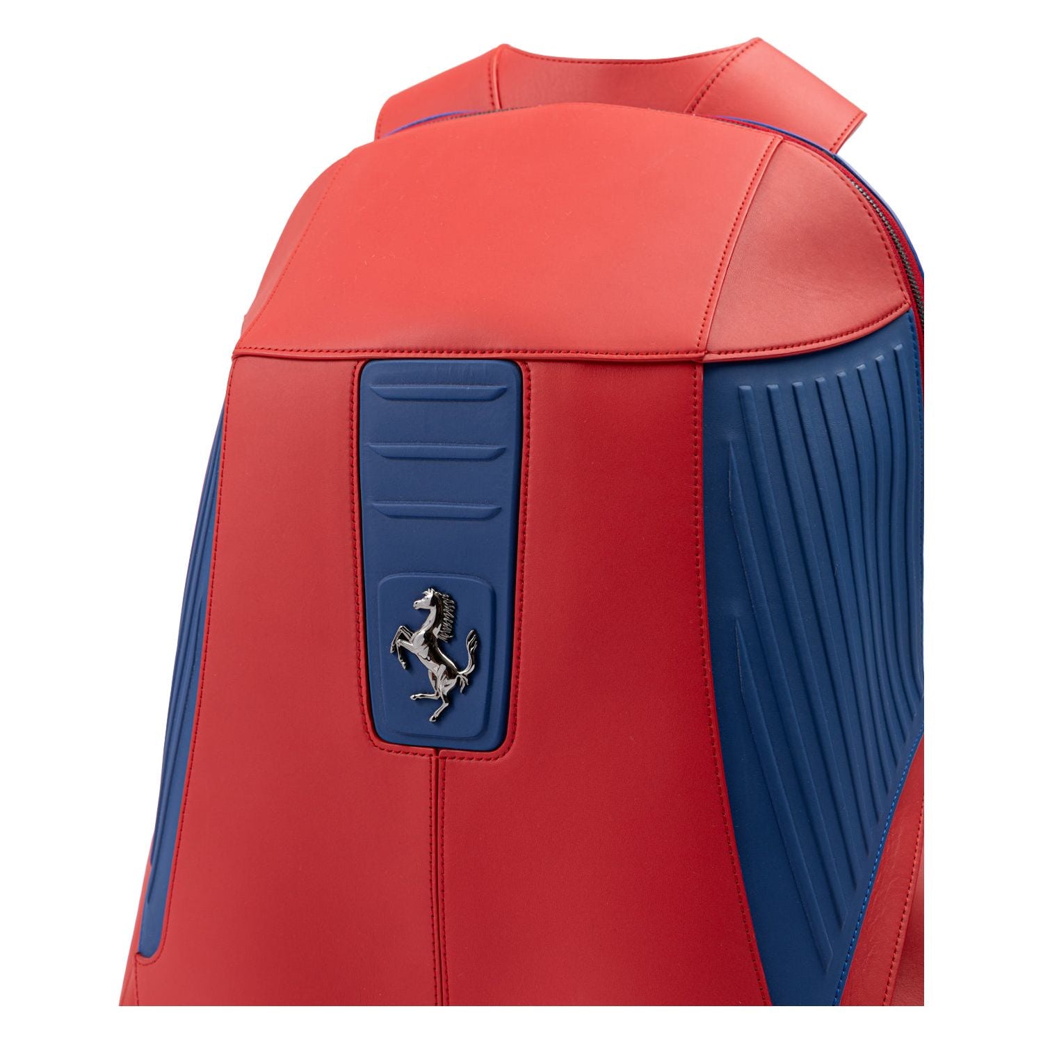 Front view with bag zipped and handles upright.
