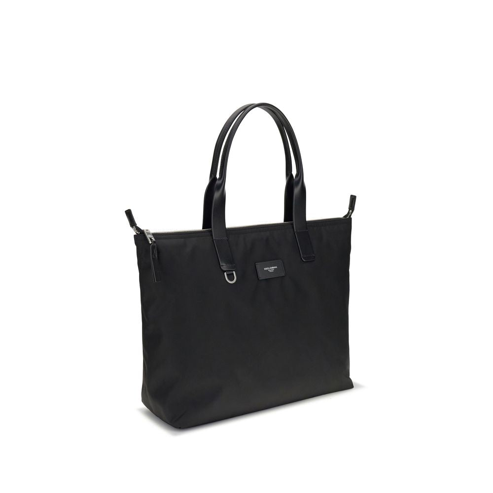Front view with bag zipped and handles upright.