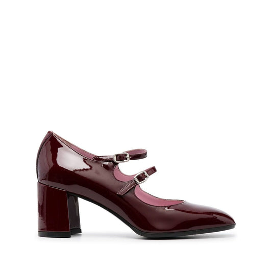 CAREL PARIS With Heel Bordeaux patent leather pumps with block heel and side buckle, burgundy calf leather, square toe, profile view.