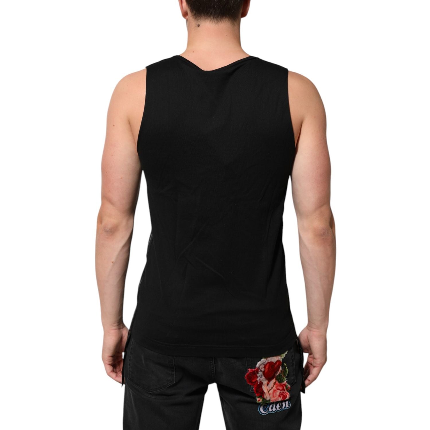 Front view with bag zipped and handles upright.