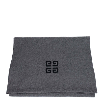 Givenchy Gray Wool Scarf featuring logo, crafted from 70% wool and 30% cashmere, in wolf grey, style casual, MPN BP007RP0H7097.