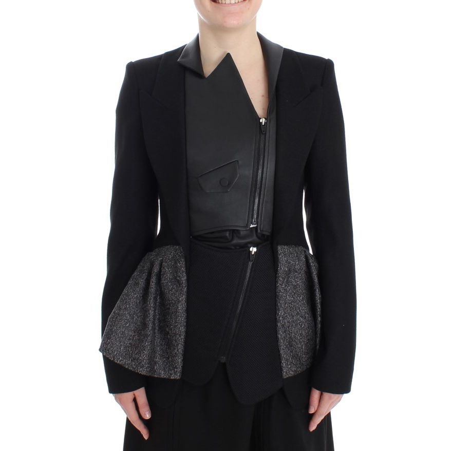 Front view with bag zipped and handles upright.