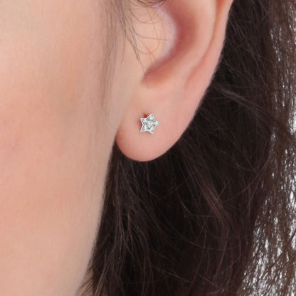 LA PETITE STORY JEWELRY Mod. LPS02ARQ03 star-shaped earring on ear