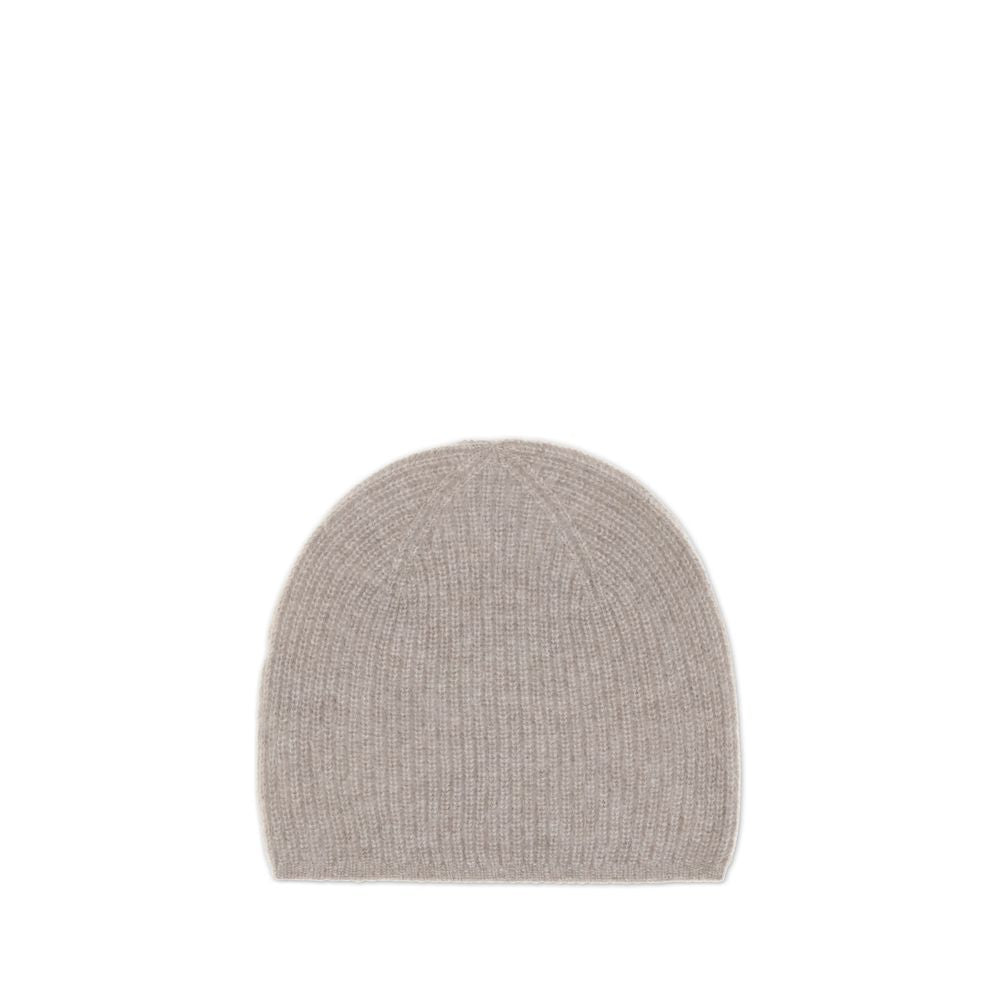 Loulou De Saison Beige Cashmere Beanie with ribbed texture, providing warmth and style for winter.