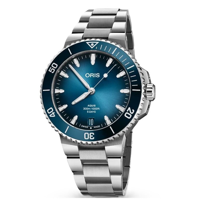 ORIS MOD. AQUIS DATE CALIBRE 400 wristwatch with stainless steel case and bracelet, blue dial, water resistant up to 30 ATM.