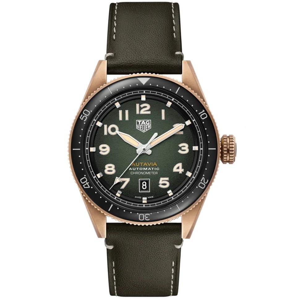 TAG HEUER Mod. AUTAVIA CAL5 COSC wristwatch with stainless steel case and sapphire dial, displayed on leather strap.